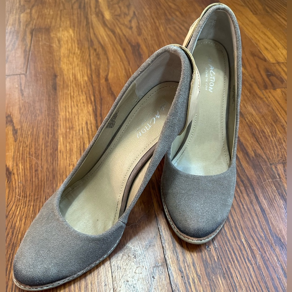 Kenneth Cold Reaction Distressed Vintage Heel